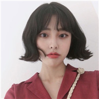 女生拿手机挡脸的情侣头像5