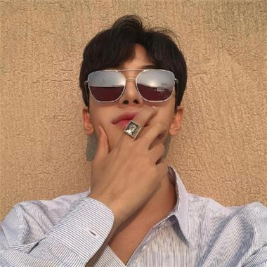 欧美照片霸气高冷男生头像高清13