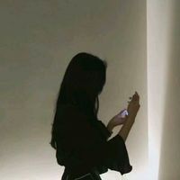 戴着花环美女背影头像9