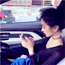 好看的异瞳女生动漫头像3