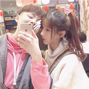 美女帅哥牵手头像5