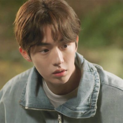 学生头像男生穿校服的背影5