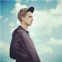 眉头刀疤的漫画头像3