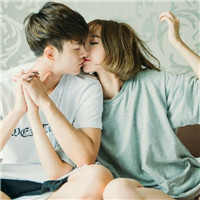 qq女生头像带文字的2