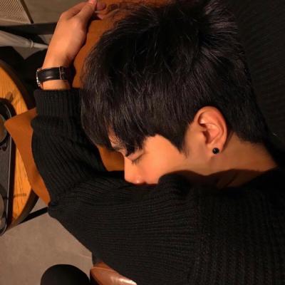 黑色系优雅头像8