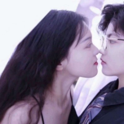 qq头像韩系情侣头像3