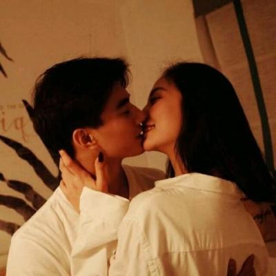伤感拿刀头像动漫8