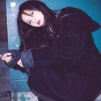 叼着烟的女生个性头像7