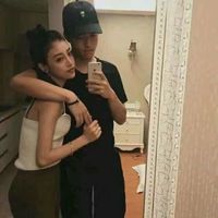 单身男生抽烟微信头像6