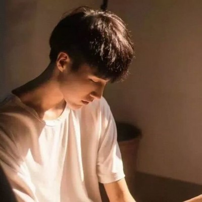 男生头像动漫伤感很少人用6