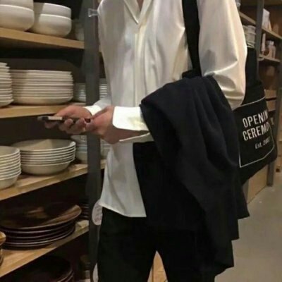 带纹身的女生头像1