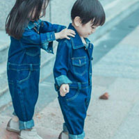 卡通职业装女士微信头像8