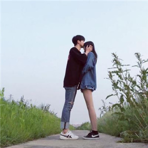 手绘头像卡通少女图片4