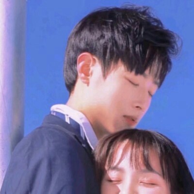 欧美小孩亲吻黑白头像2