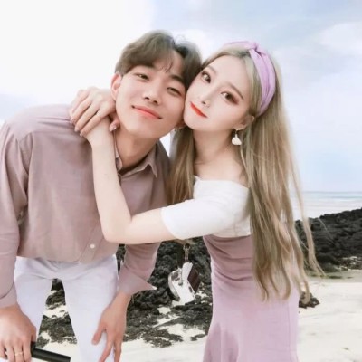 卡通女头像绿森系清新3