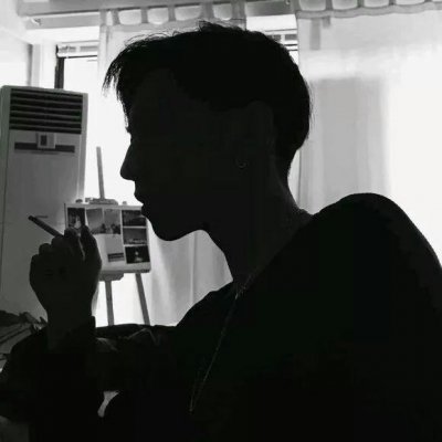 美女戴小耳机头像半脸5