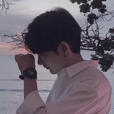 可爱妈妈抱着宝贝头像10