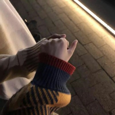 痛苦悲伤的黑白个性头像8