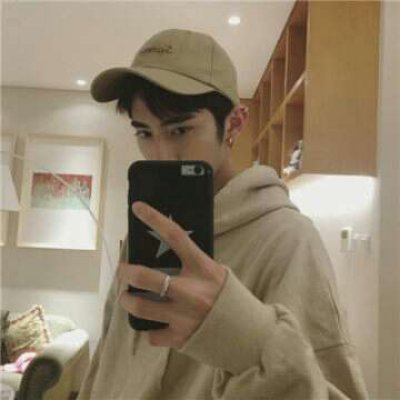 大嘴唇头像卡通图片8