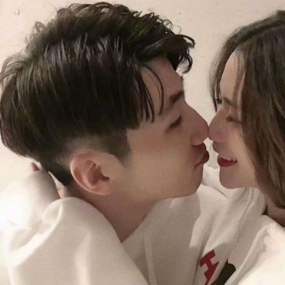 女生笑动漫头像8