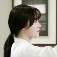 美女清新头像黑白4
