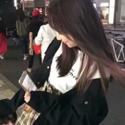紫黑色头像女生冷漠1
