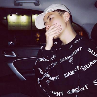 红衣一个男的搞笑配音头像14
