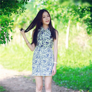 戴口罩的个性头像女11