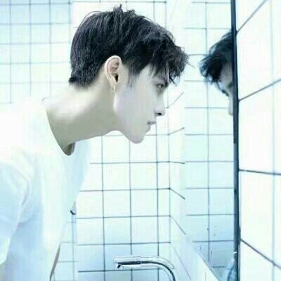 单身男人会用卡通情侣头像吗5 单身男人会用卡通情侣头像吗5