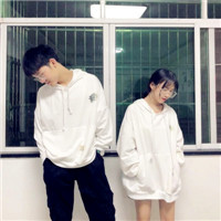四格拼图女生头像13