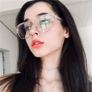 用帅哥头像骗女人投资9