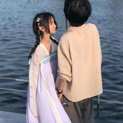 两个小女孩趴着背影的欧美头像10