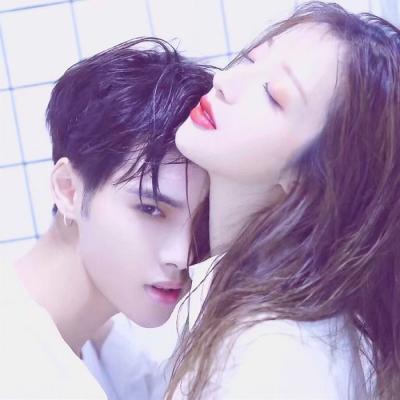 照镜子的头像男3