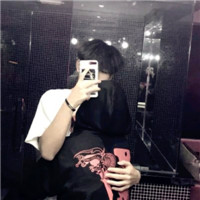 精选12组女生的沙雕头像动漫5