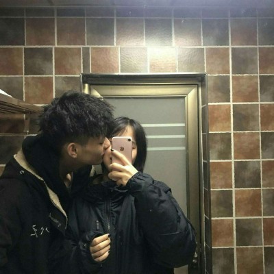 蹲着的男生头像9 蹲着的男生头像9