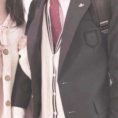 精选12组女生的沙雕头像动漫3