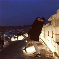 眉头刀疤的漫画头像1