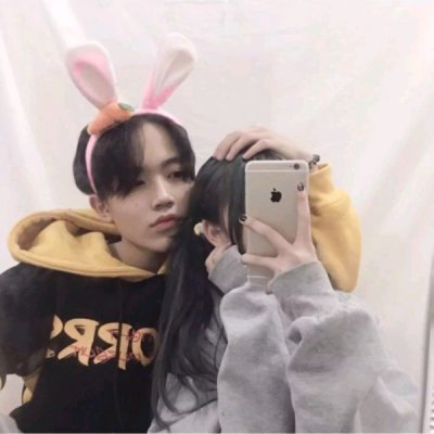 黑色口红女生头像2