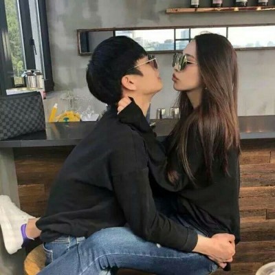 喜欢用黑色头像的人4