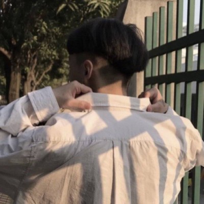 儿子抱妈妈脖子的卡通头像10