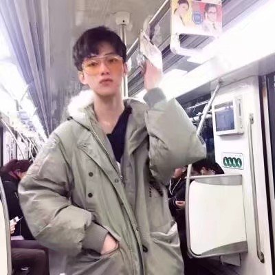 女生解男生皮带情侣头像2