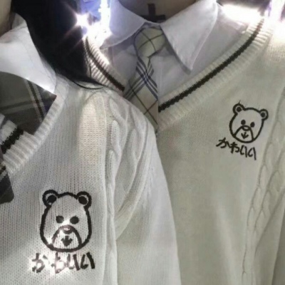 女生白色衬衫搭配什么比较好看2