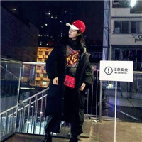 委屈的头像男8