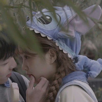 微信手绘女生头像方脸卡通2