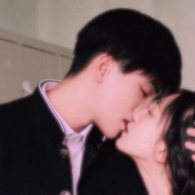 单调黑色男士头像4