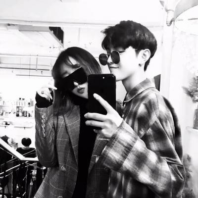 戴口罩的个性头像女5