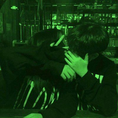 铁轨女孩黑白头像8