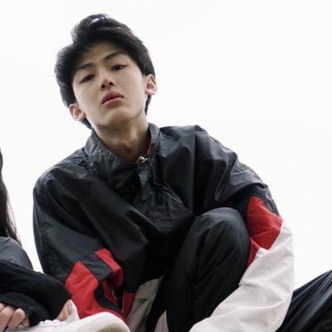 男生ins高级质感头像黑色1