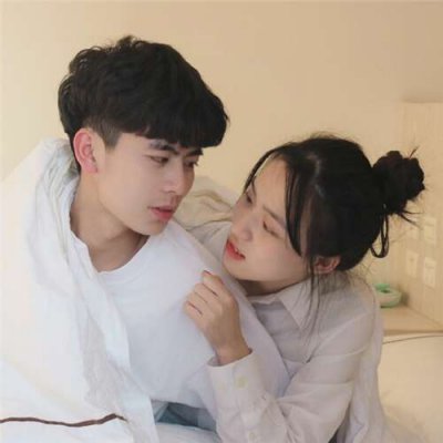 美女帅哥牵手头像7