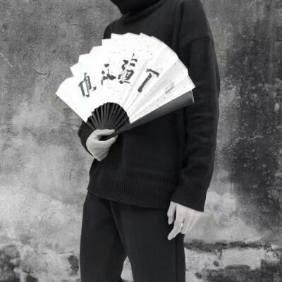 向右侧脸黑白头像3